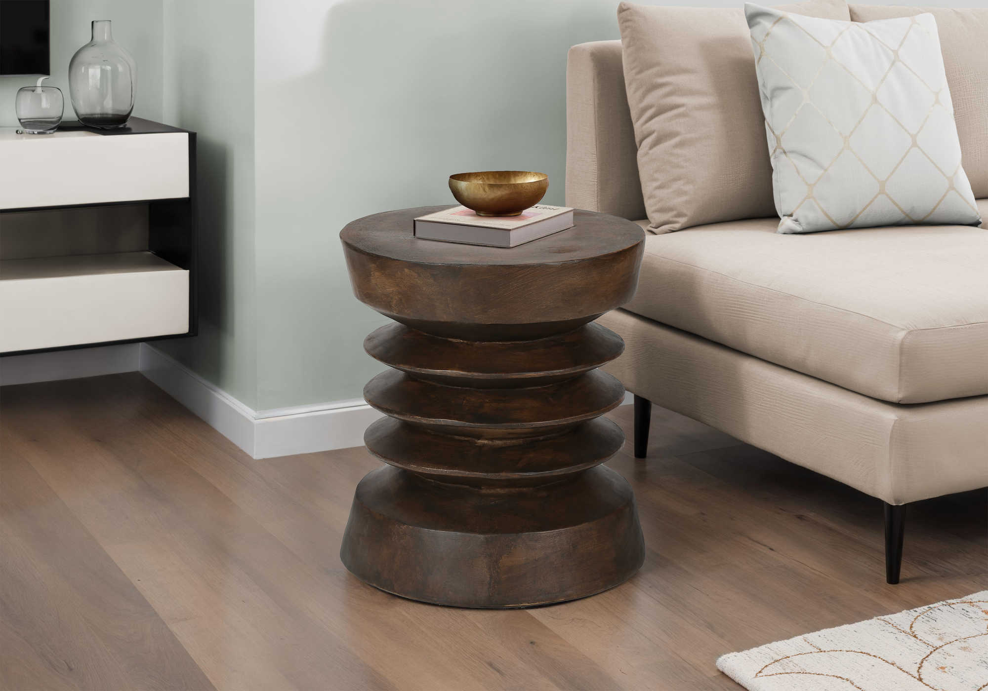 TABLE D'APPOINT - 25"H / INTERIEUR OU EXTERIEUR NOYER – I 4155