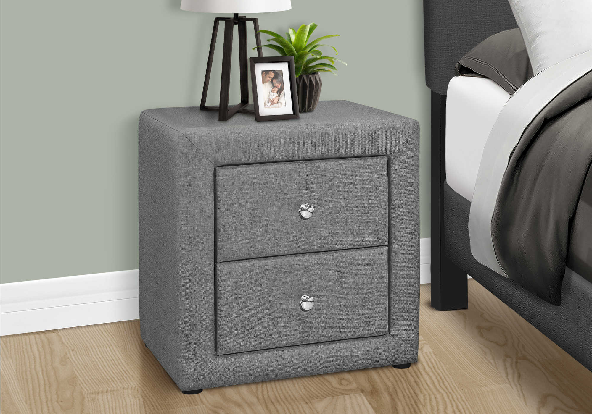 Image of nightstand - 21"h / grey linen  i 5604.
