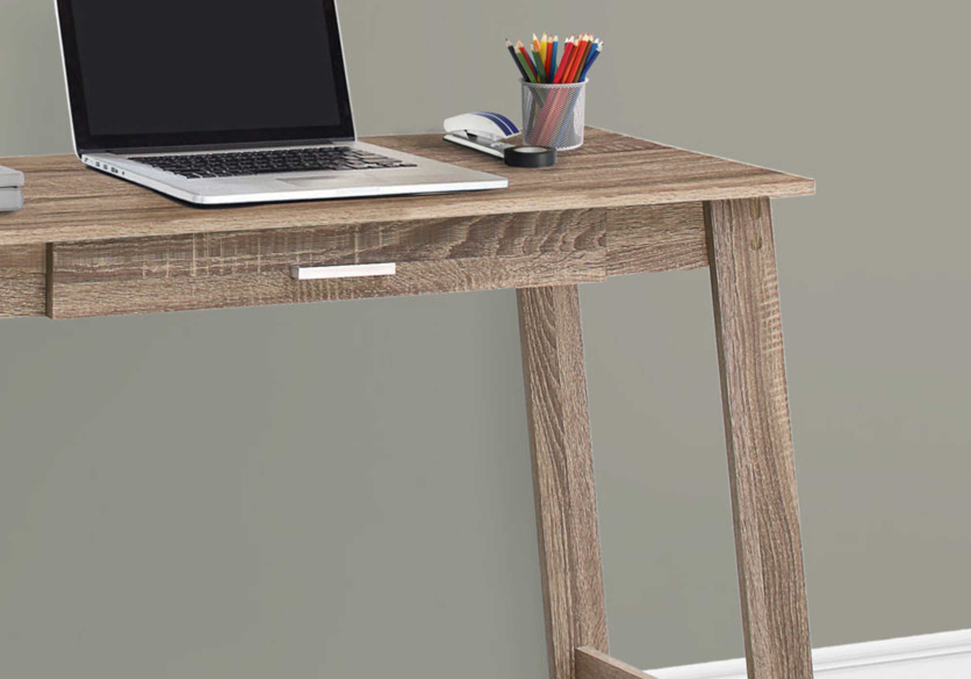 BUREAU - 42"L / TAUPE FONCE AVEC TIROIR DE RANGEMENT – I 7191.