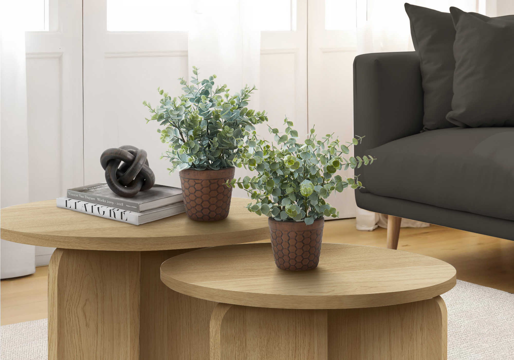 PLANTE ARTIFICIELLE - 2MCX / 13"H EUCALYPTUS/GAZON POT 4" – I 9560