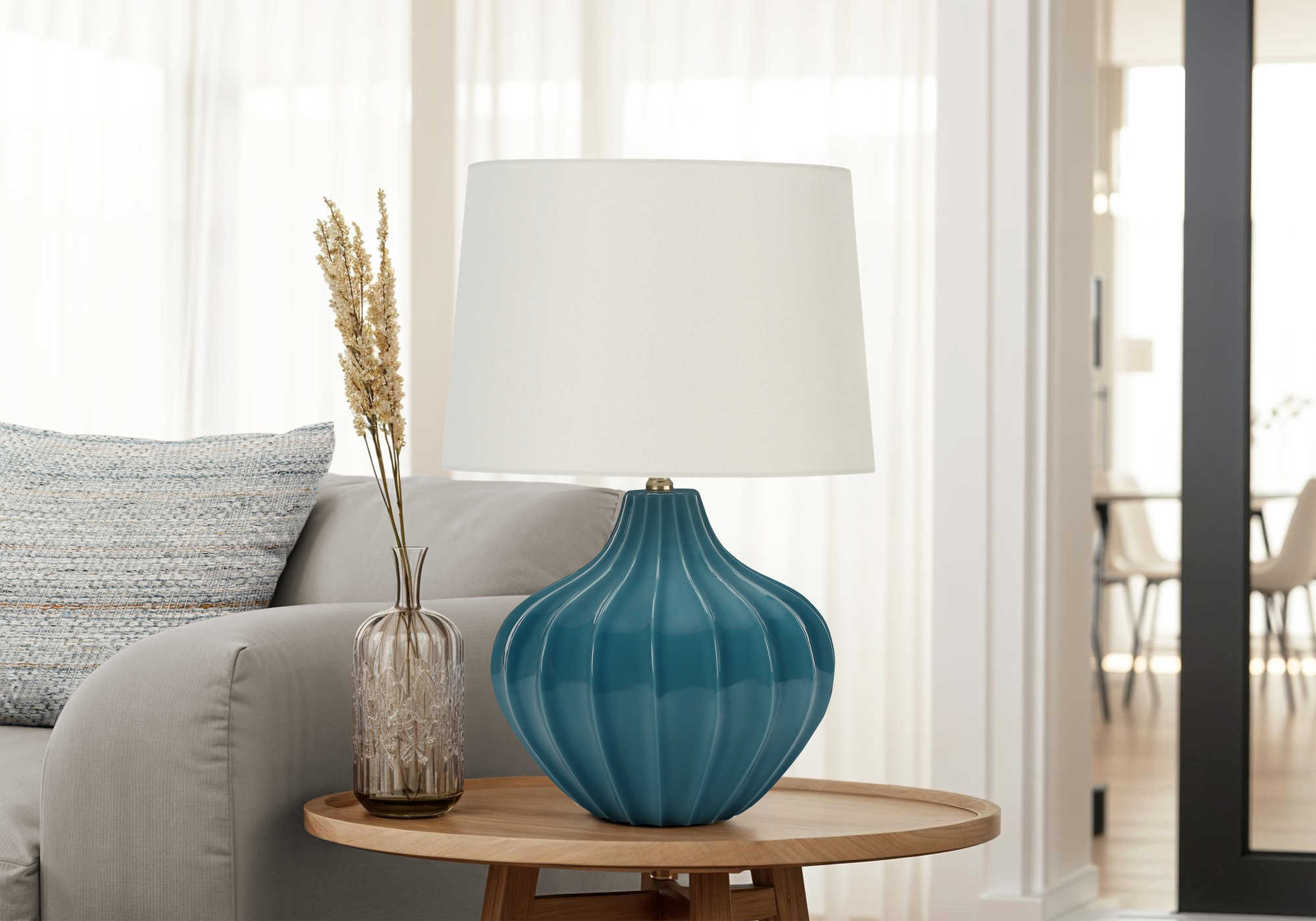 LUMINAIRE - 24"H LAMPE DE TABLE BLEU CERAMIQUE / IVOIRE – I 9612.