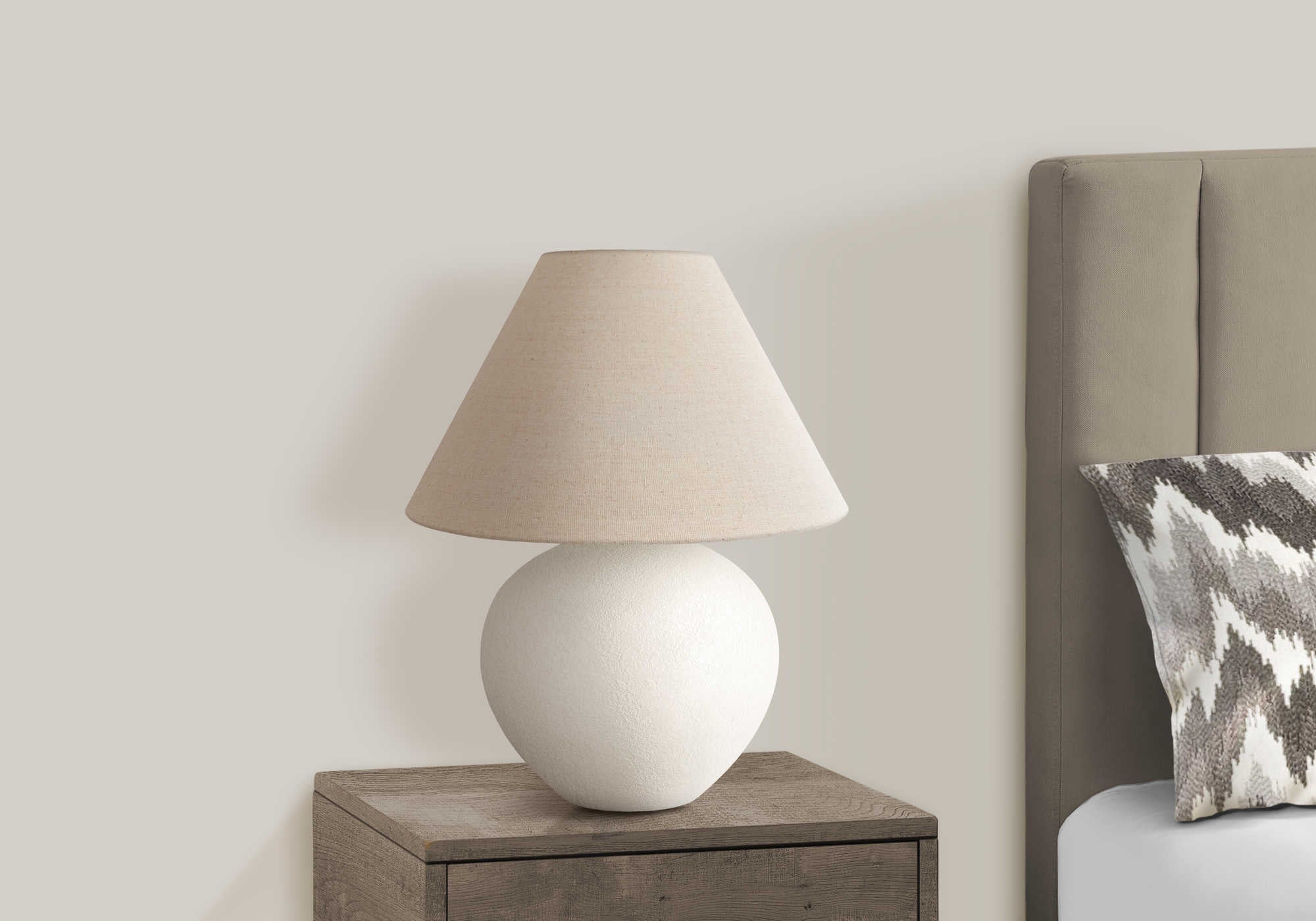 LUMINAIRE - 16"H LAMPE DE TABLE CREME CERAMIQUE / BEIGE – I 9631.