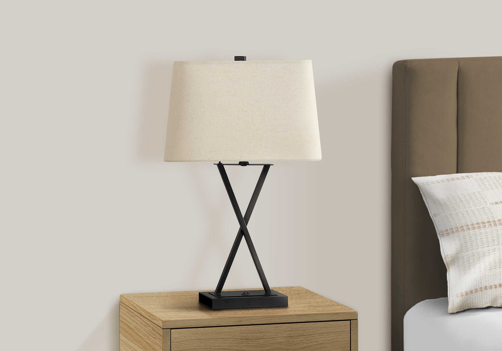 LUMINAIRE - 25"H LAMPE DE TABLE NOIR METAL / BEIGE / USB – I 9638.
