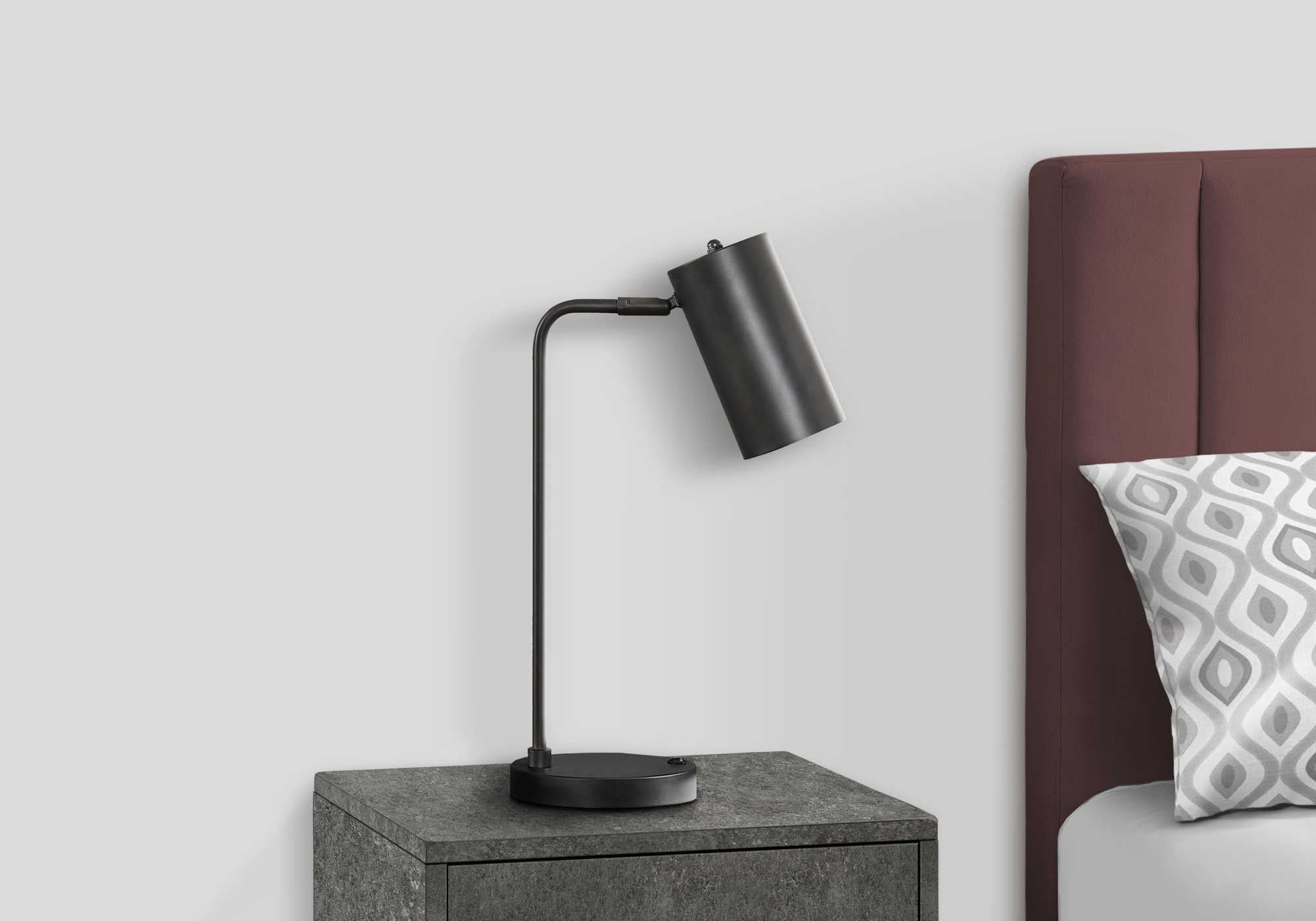 LUMINAIRE - 18"H LAMPE DE TABLE NOIR METAL / NOIR / USB – I 9645.