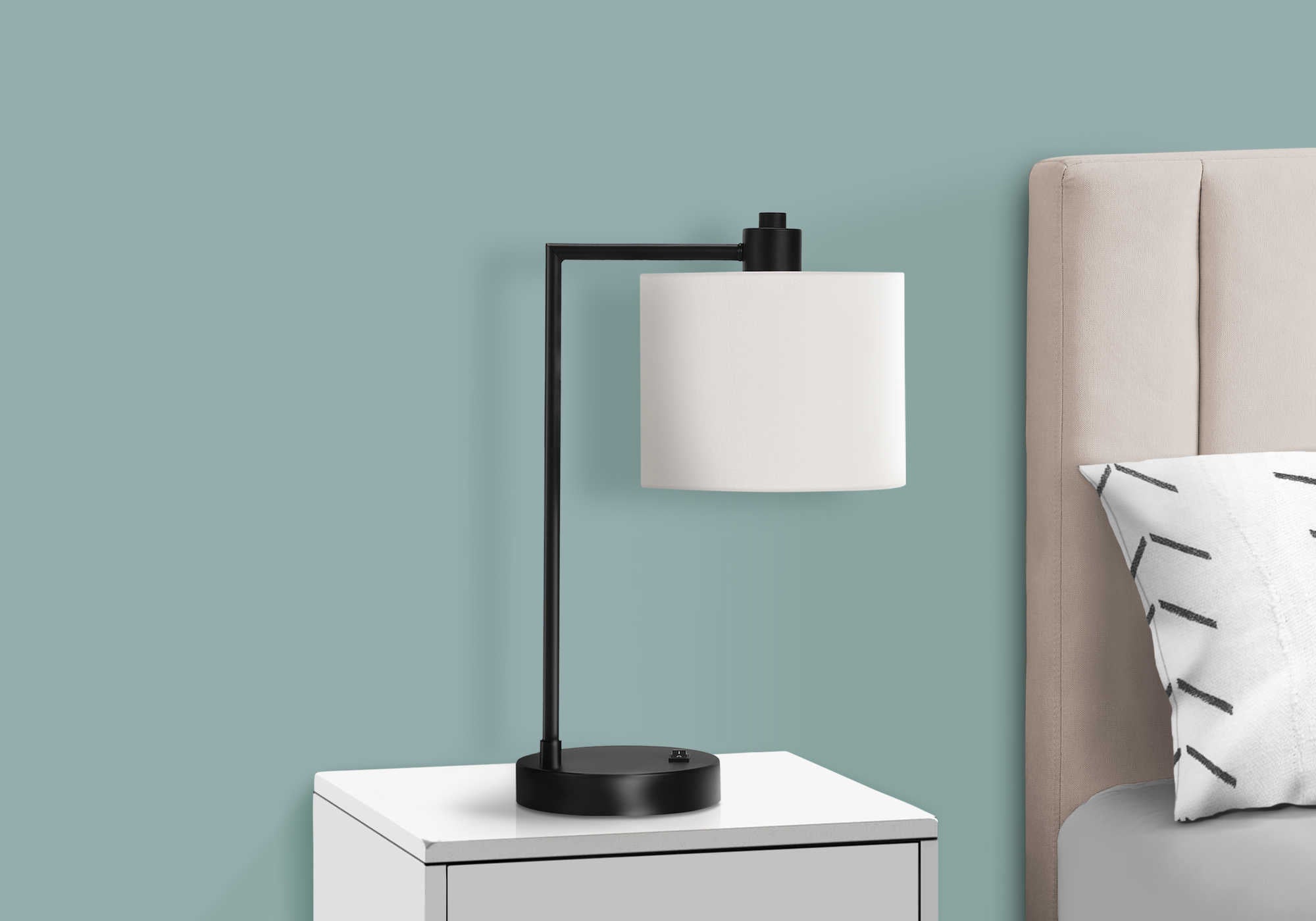LUMINAIRE - 19"H LAMPE DE TABLE NOIR METAL / IVOIRE / USB – I 9646.