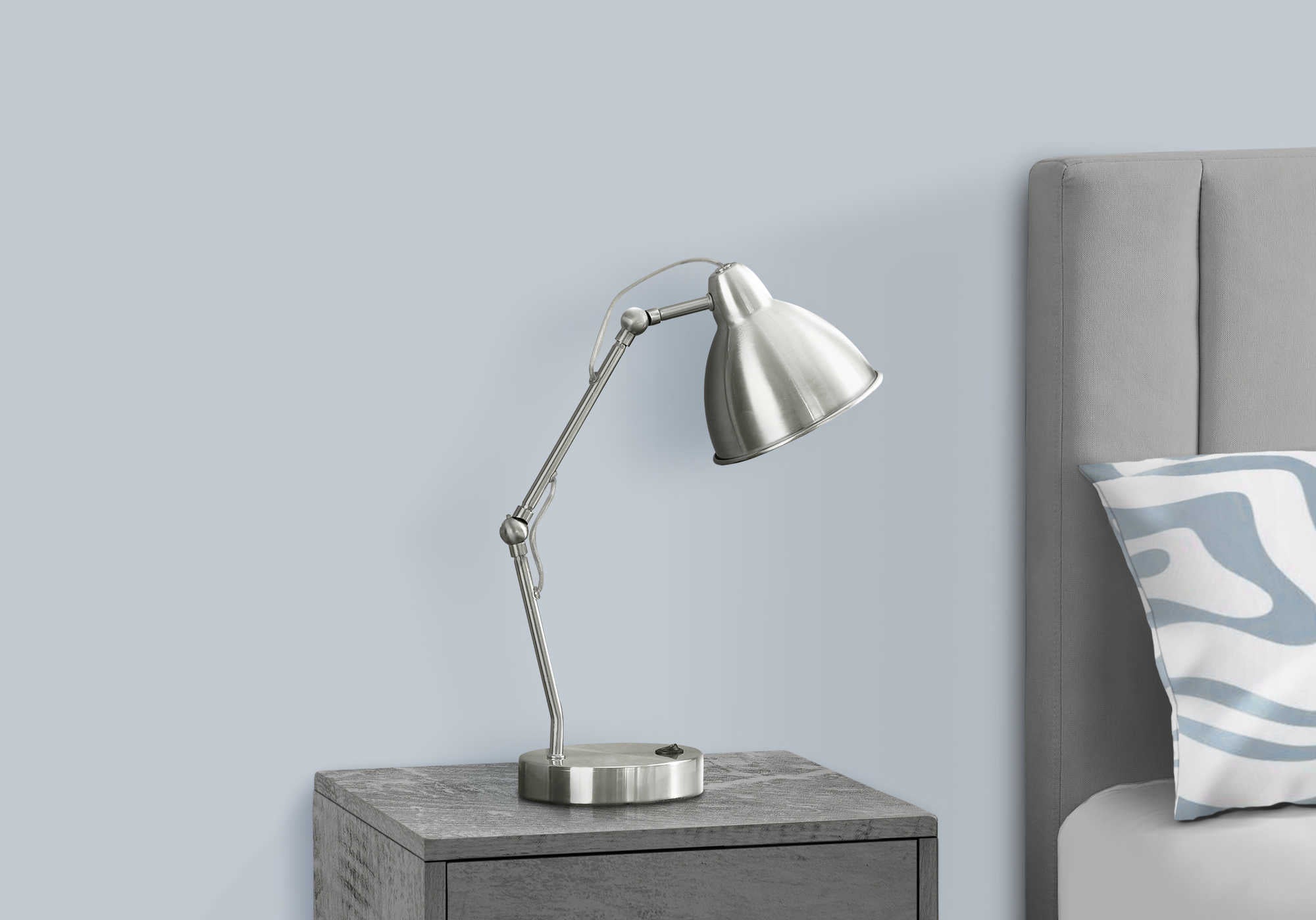 LUMINAIRE - 17"H LAMPE DE TABLE NICKEL METAL/NICKEL/USB – I 9659.