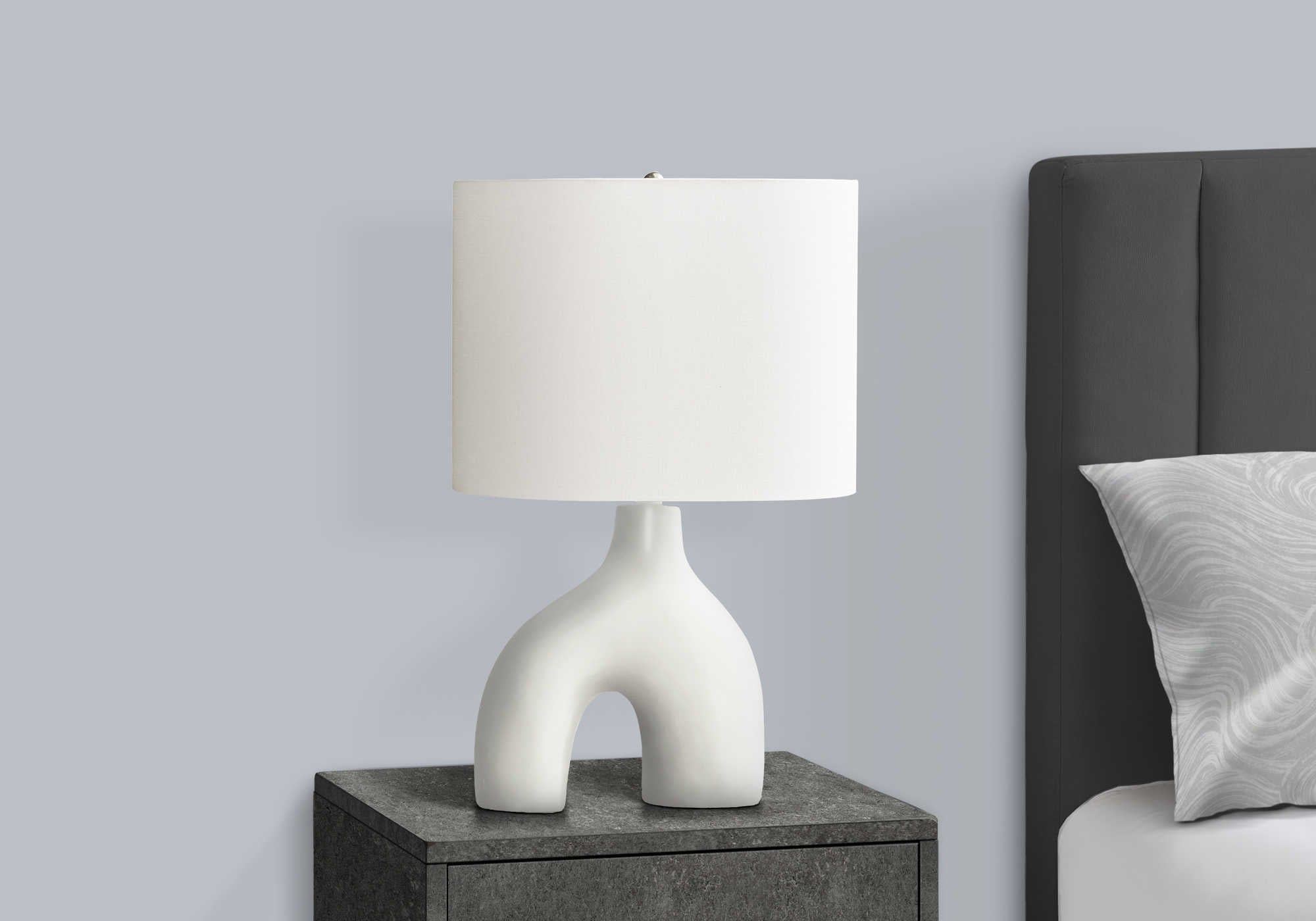 LUMINAIRE - 25"H LAMPE DE TABLE BLANC CERAMIQUE / IVOIRE – I 9665.