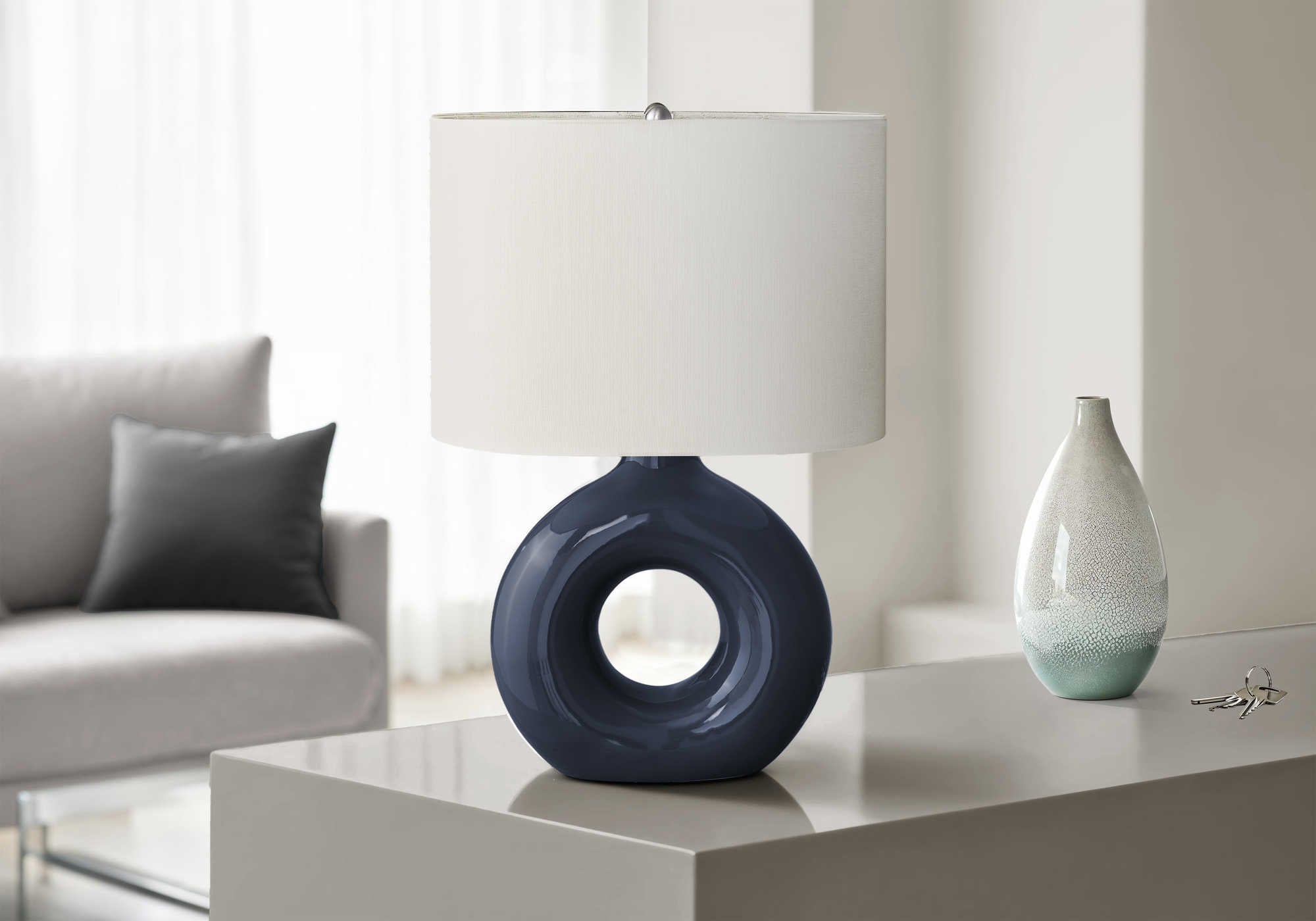 LUMINAIRE - 24"H LAMPE DE TABLE BLEU CERAMIQUE / IVOIRE – I 9670.