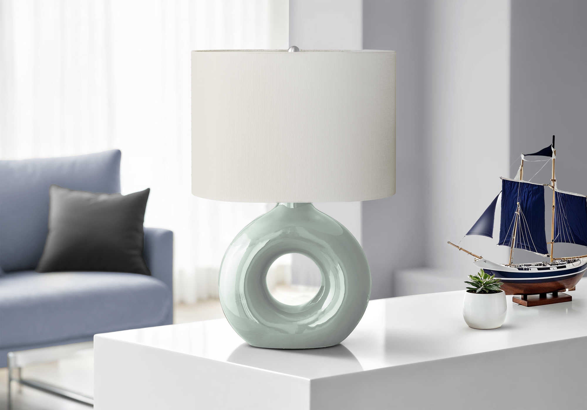 LUMINAIRE - 24"H LAMPE DE TABLE VERT CERAMIQUE / IVOIRE – I 9671.