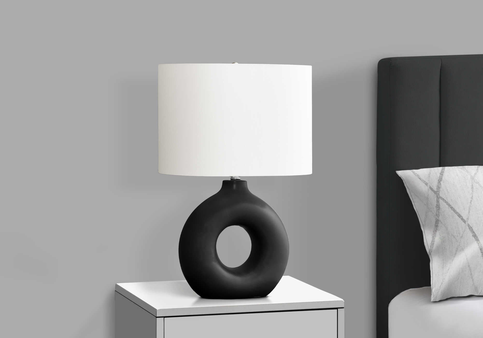 LUMINAIRE - 24"H LAMPE DE TABLE NOIR CERAMIQUE / IVOIRE – I 9673.