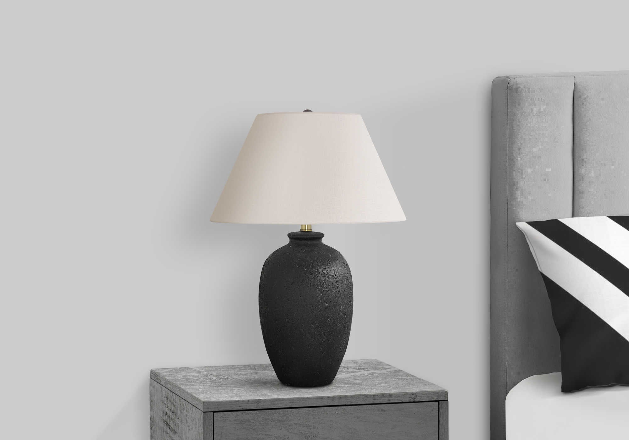 LUMINAIRE - 24"H LAMPE DE TABLE NOIR CERAMIQUE / IVOIRE – I 9721.