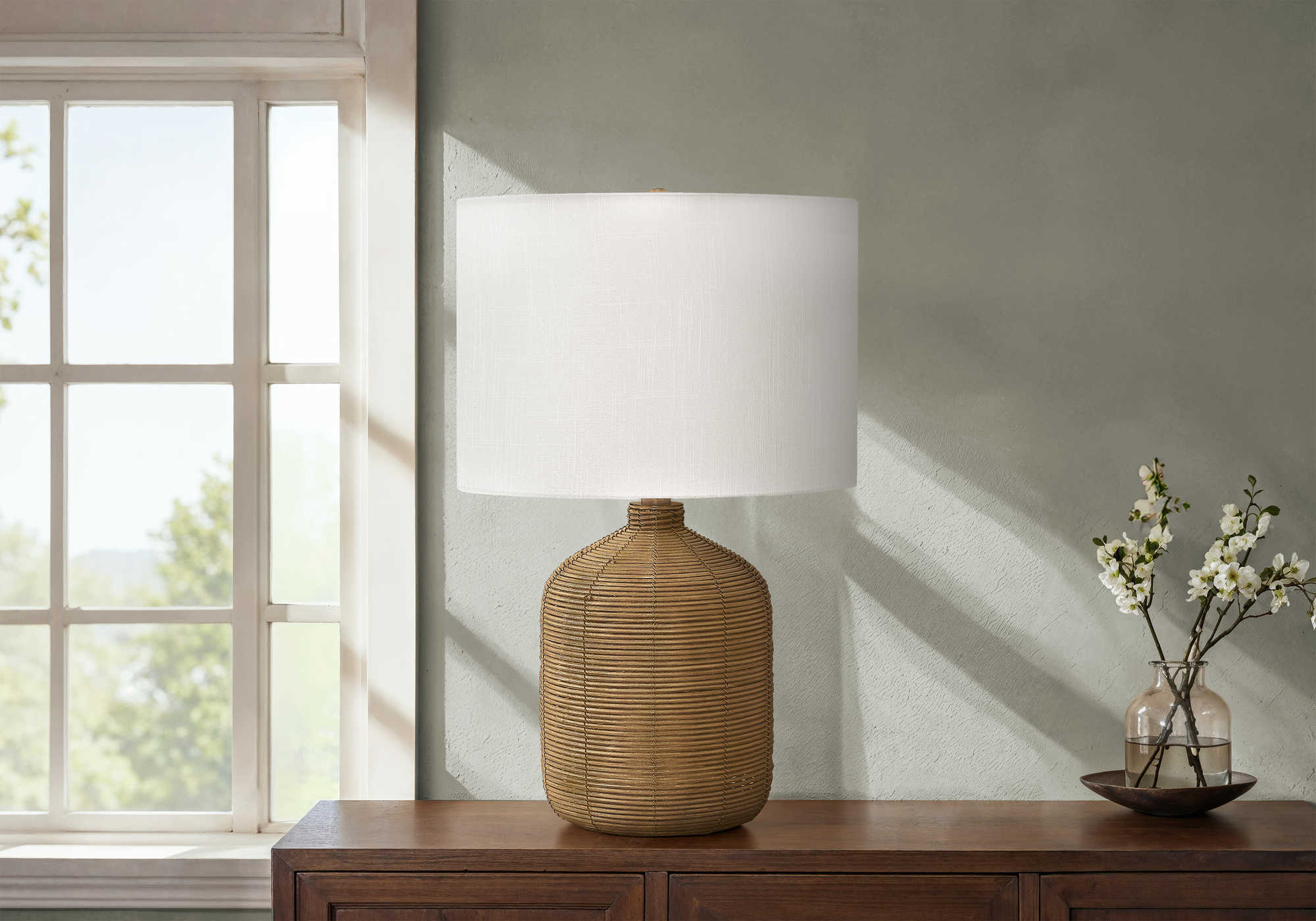 LUMINAIRE - 23"H LAMPE DE TABLE BRUN ROTIN / BEIGE – I 9769.