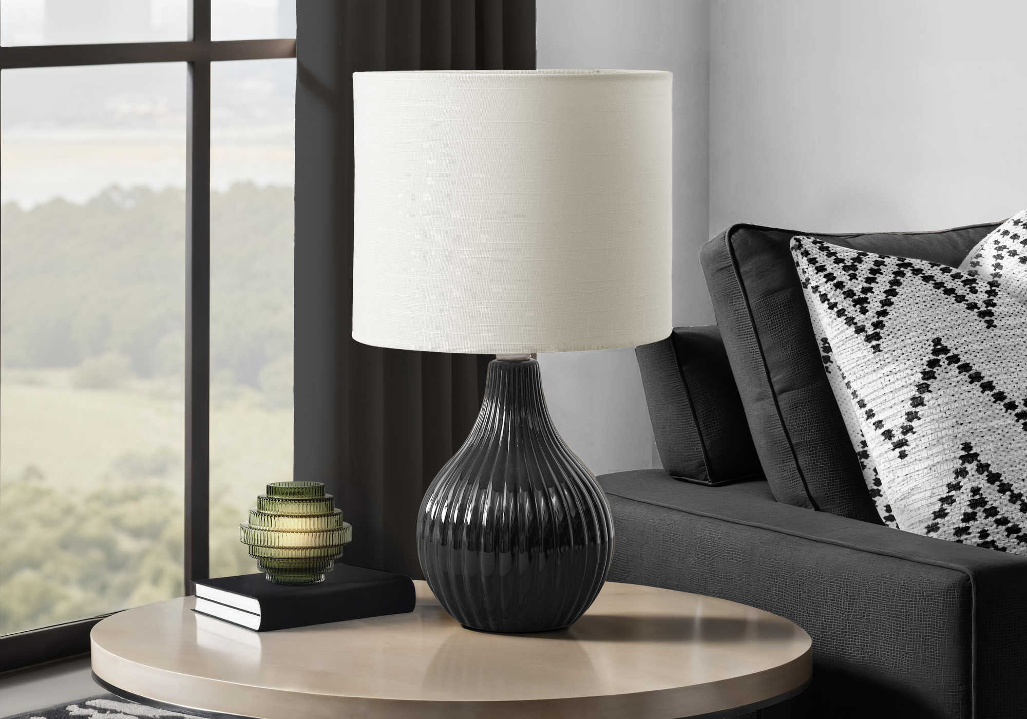 LUMINAIRE - 17"H LAMPE DE TABLE NOIR CERAMIQUE / IVOIRE – I 9775