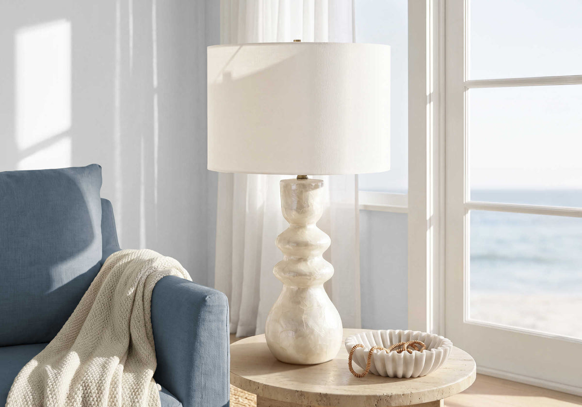 LUMINAIRE - 29"H LAMPE DE TABLE ONYX BLANC RESINE / IVOIRE – I 9799