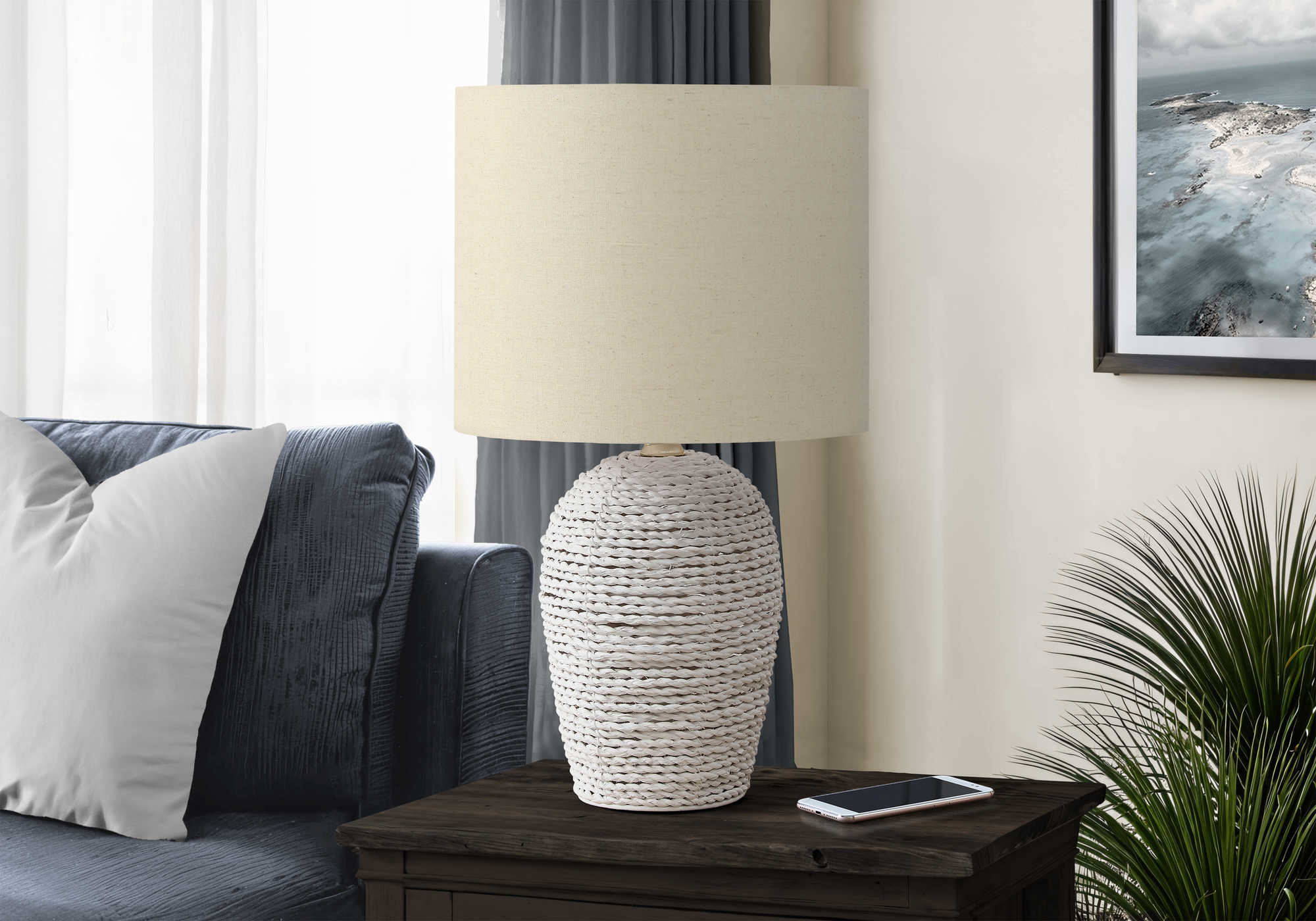 LUMINAIRE - 17"H LAMPE DE TABLE BLANC ROTIN / BEIGE – I 9855