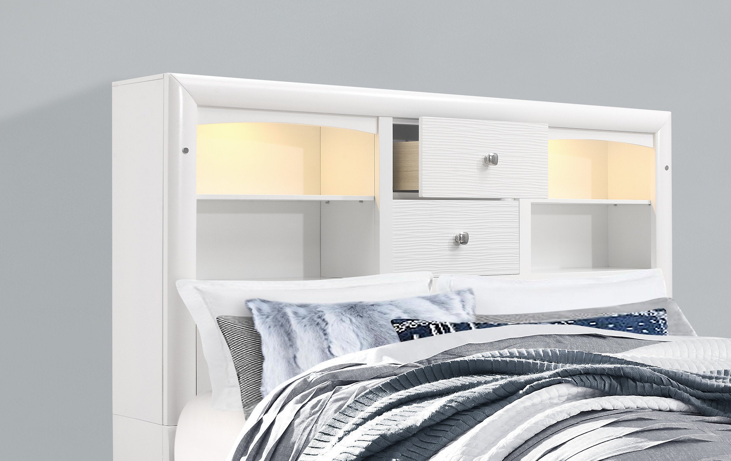 Jordyn (White) - Bedroom Set