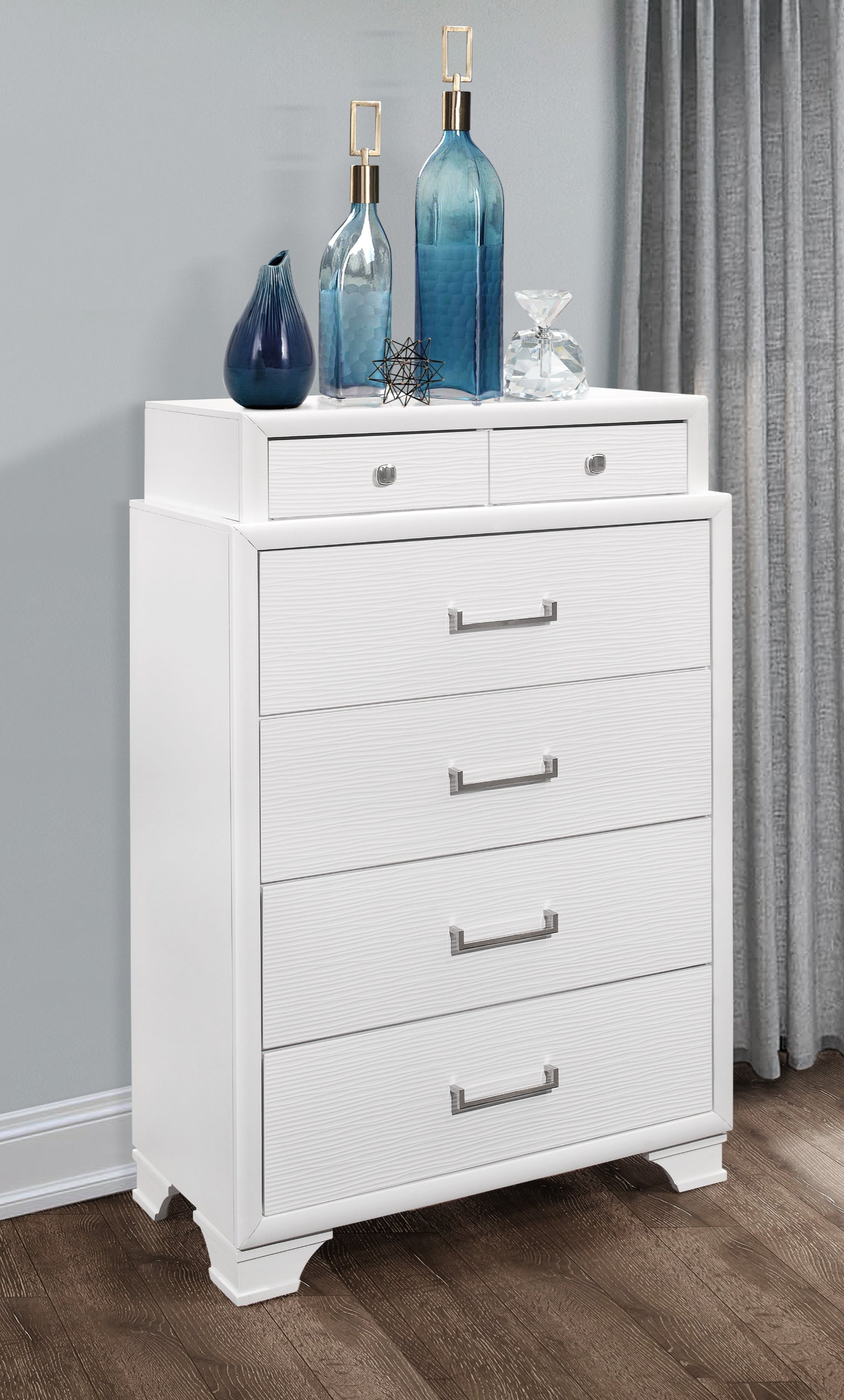 Features 5 Pull-Out Drawers Chest – Jordyn (White) Chest