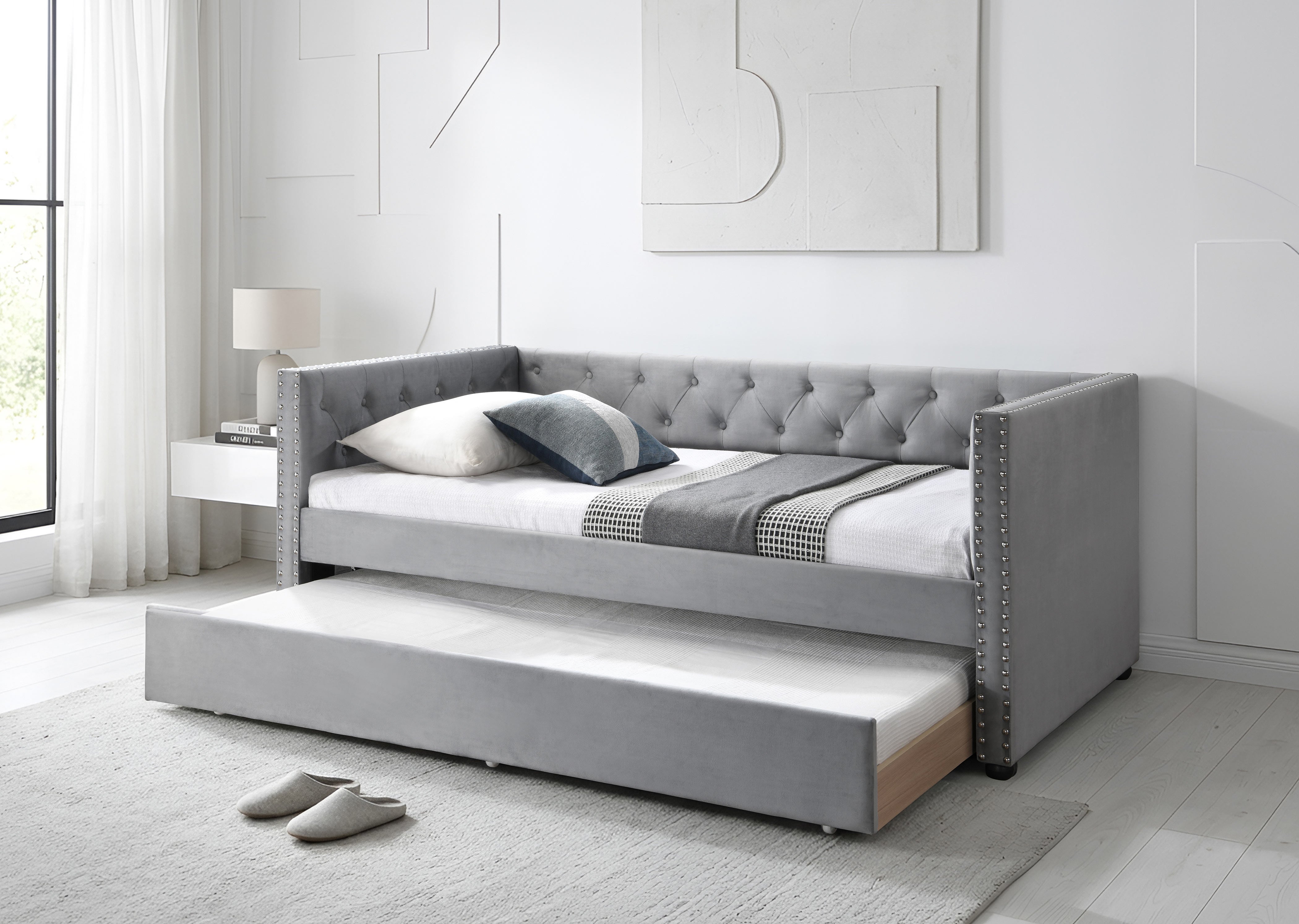 Grey Tufted Daybed with Nailhead Trim and Trundle – IF-309