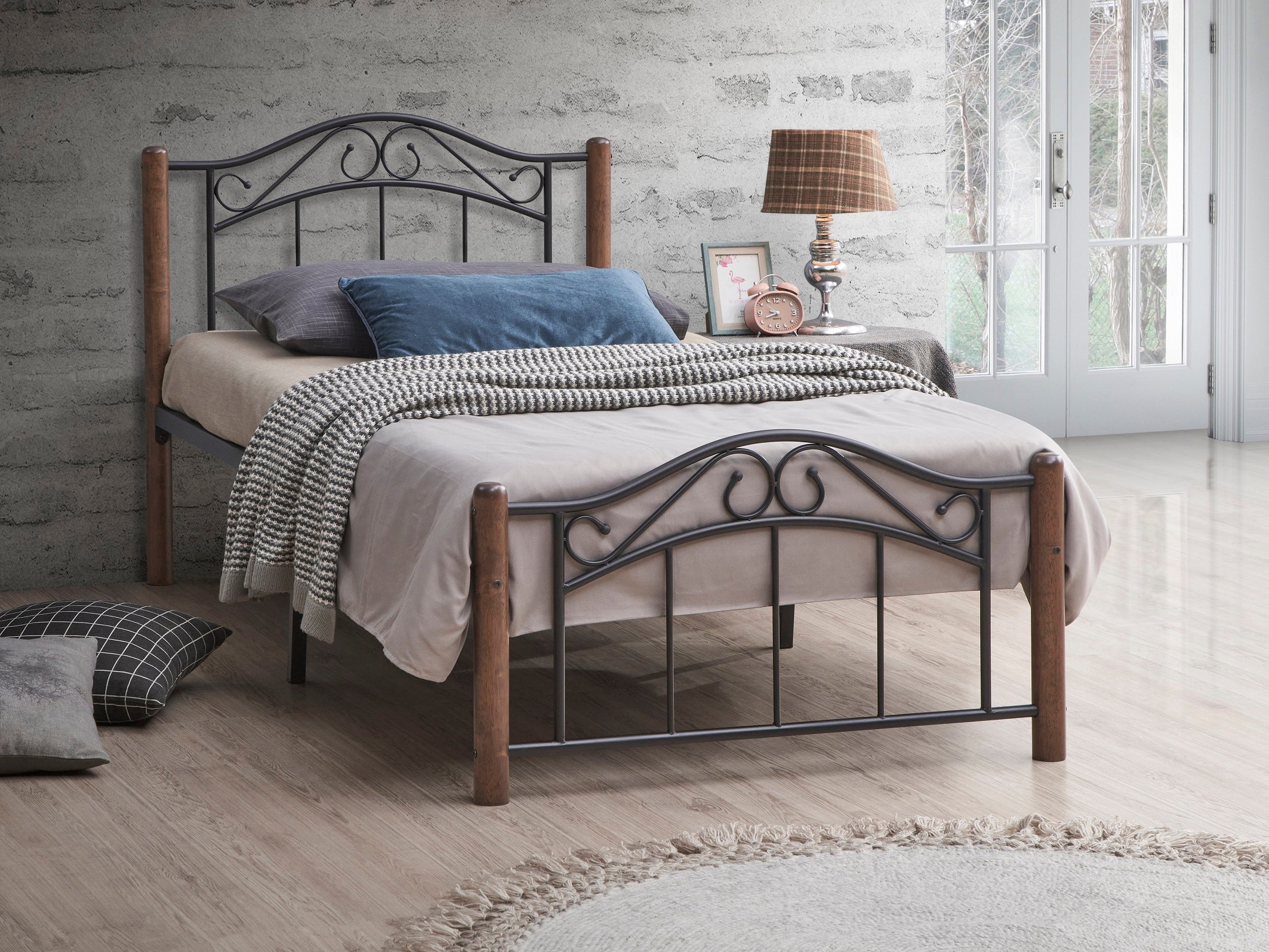 Walnut Wooden Posts Bed – IF-126