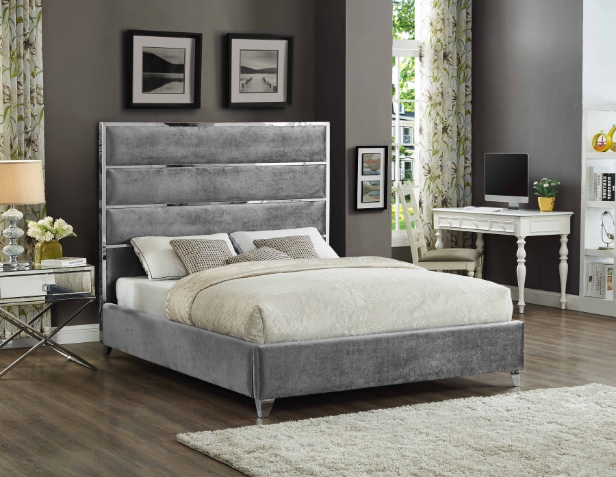Image of if-5880 - queen or king bed - platform bed includes mattress support.