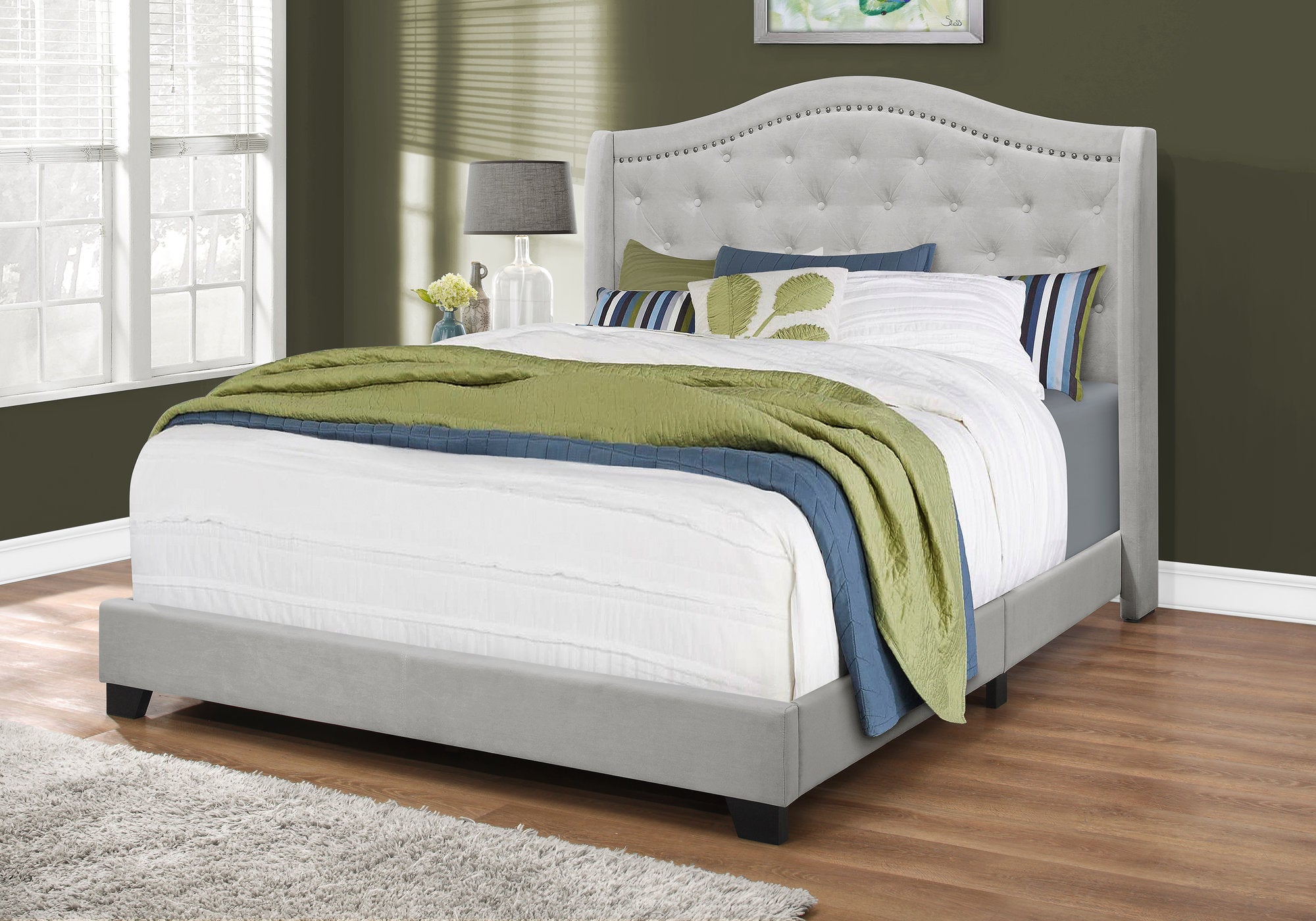 Image of bed - queen light grey velvet with chrome trim i 5967q.