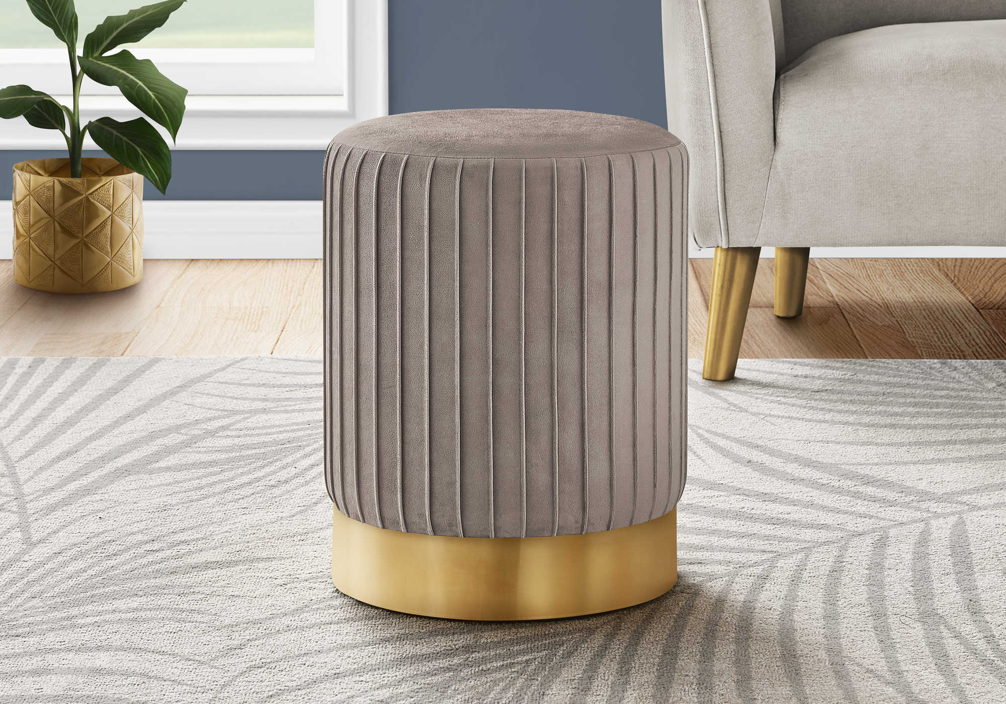 Image of ottoman - light brown velvet  gold metal base i 9018.