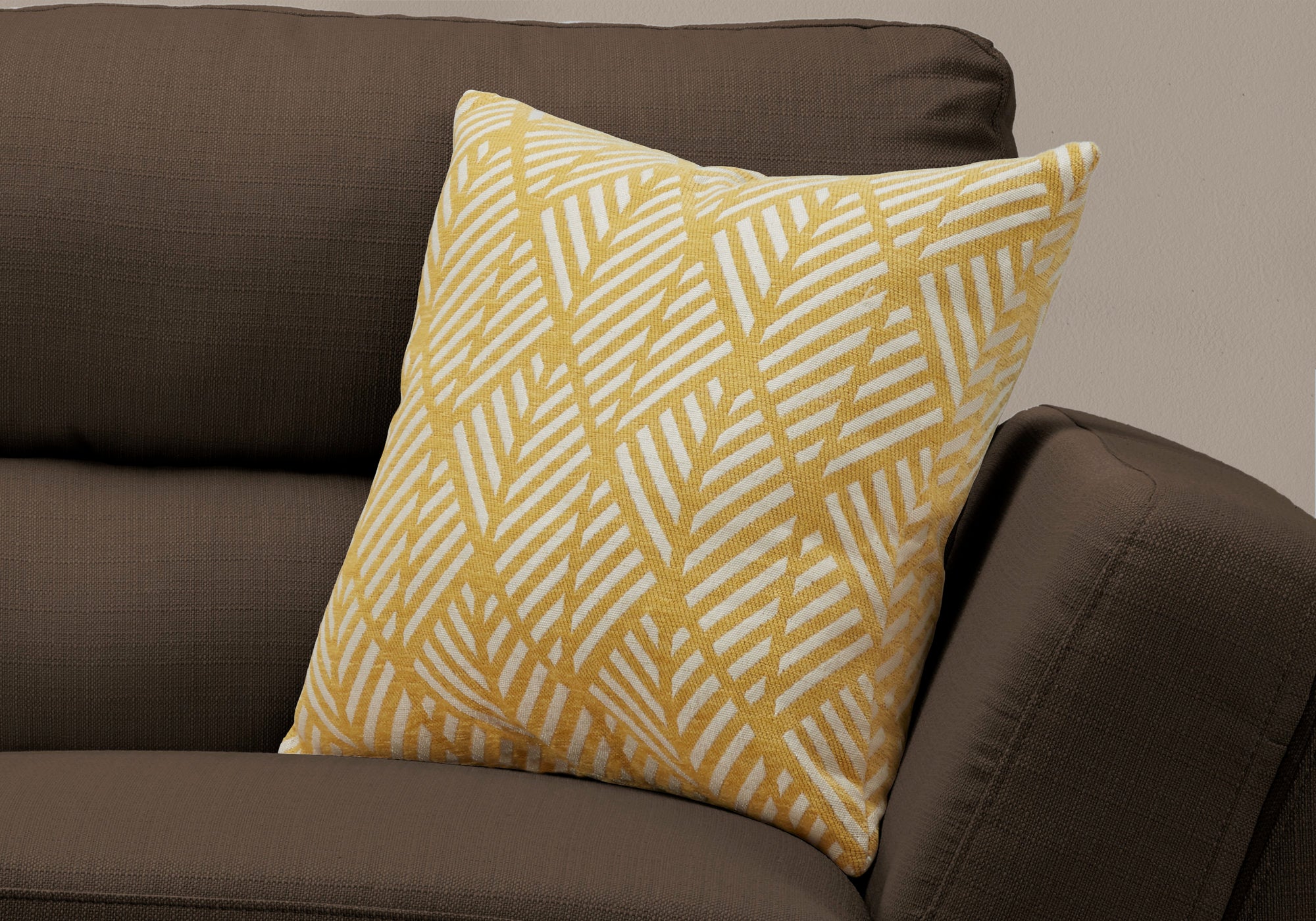 Image of pillow - 18inch x 18inch yellow geometric design 1pc  i 9204.